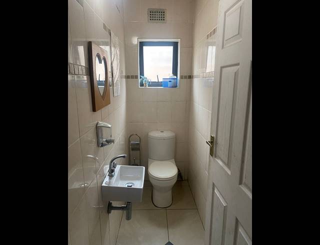 6 BEDROOM HOUSE FOR SALE IN CLARE ESTATE
